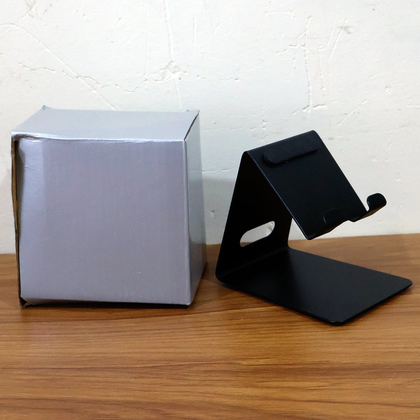 Metal Universal Mobile & Tablet Stand Holder - (1 Pc) signaturekarts