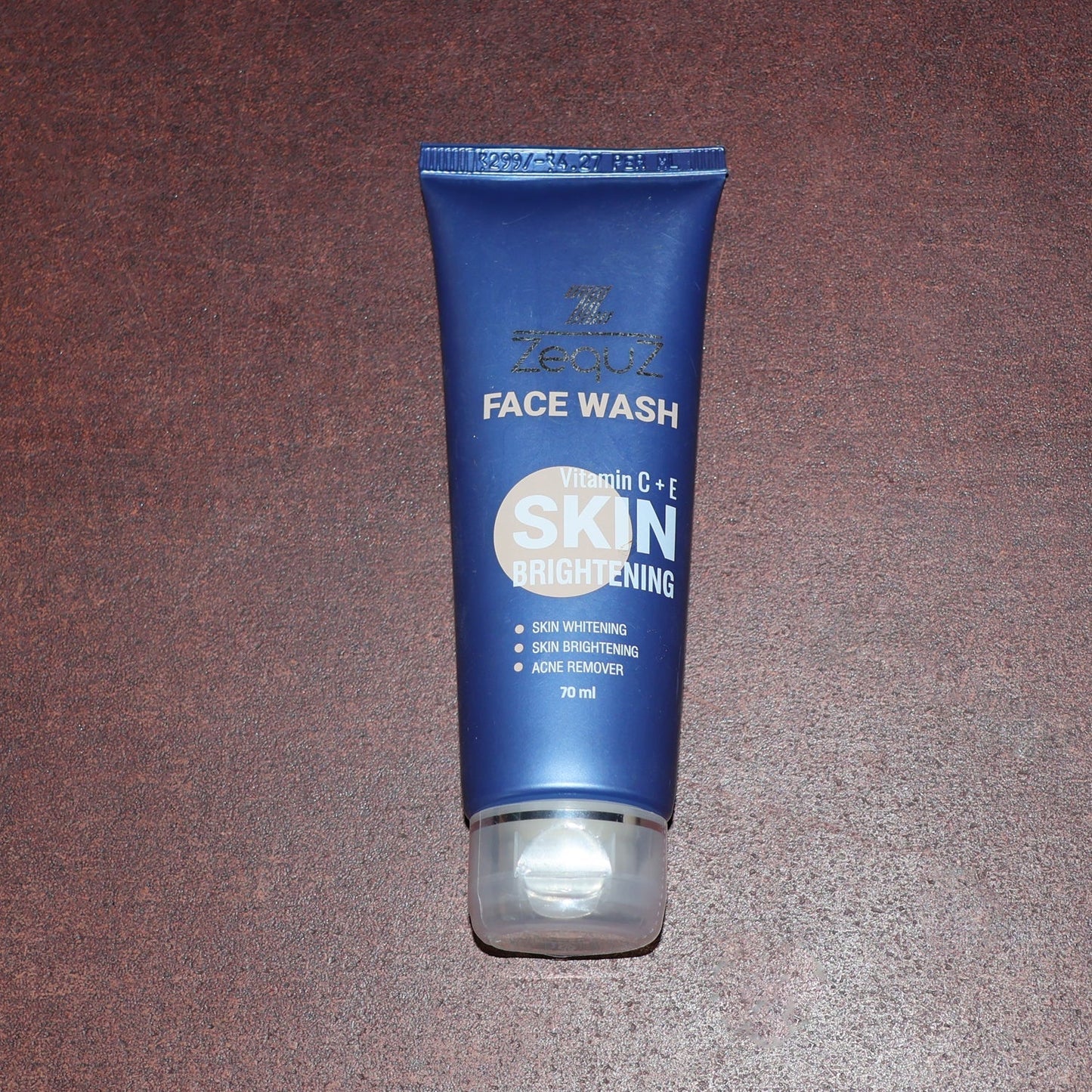 Zequz Vitamin C + E Brightening Face Wash - (1 Pc / 70 ML) signaturekarts