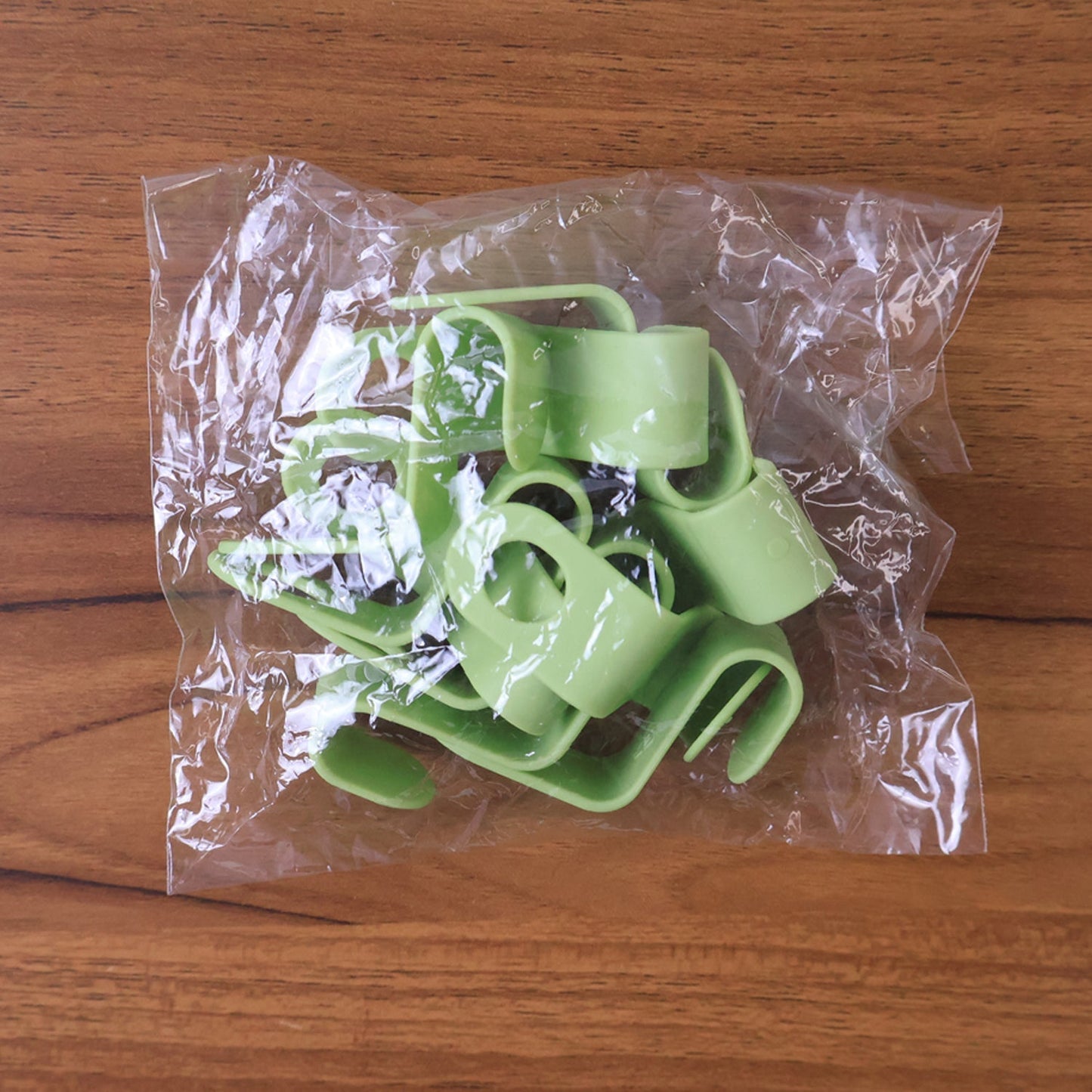 Multipurpose Plastic Hanger Hooks (10 Pc) signaturekarts