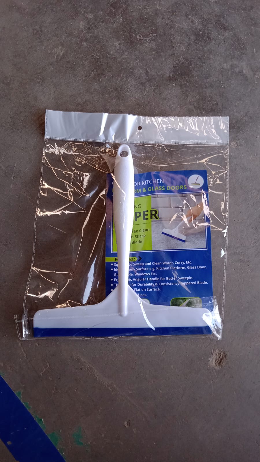 Plastic Kitchen Wiper (White / 1 Pc) Signaturekarts