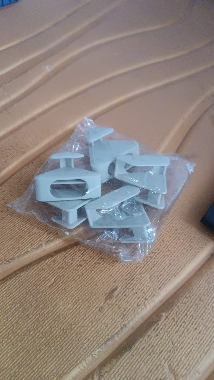 Multi-Functional Plastic Triangle Hanger Connector Hooks 5 Pcs Set Signature kart