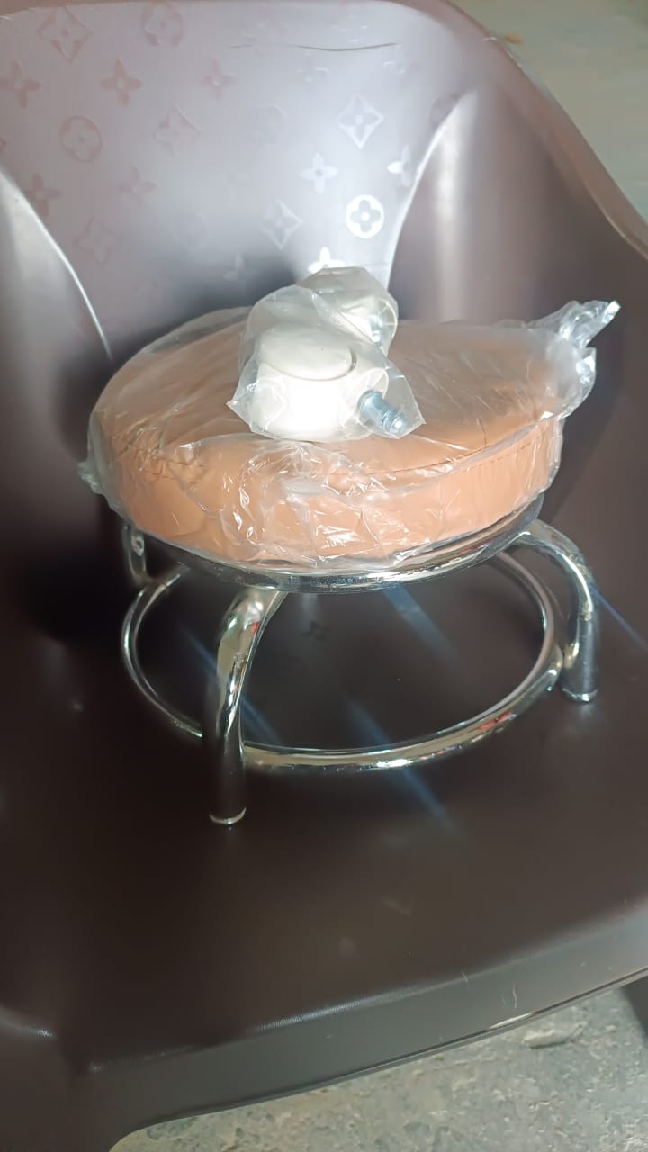 Heavy Duty Steel Base Round Rolling Stool with Wheels Pedicure Stool (1 pc) Signature kart