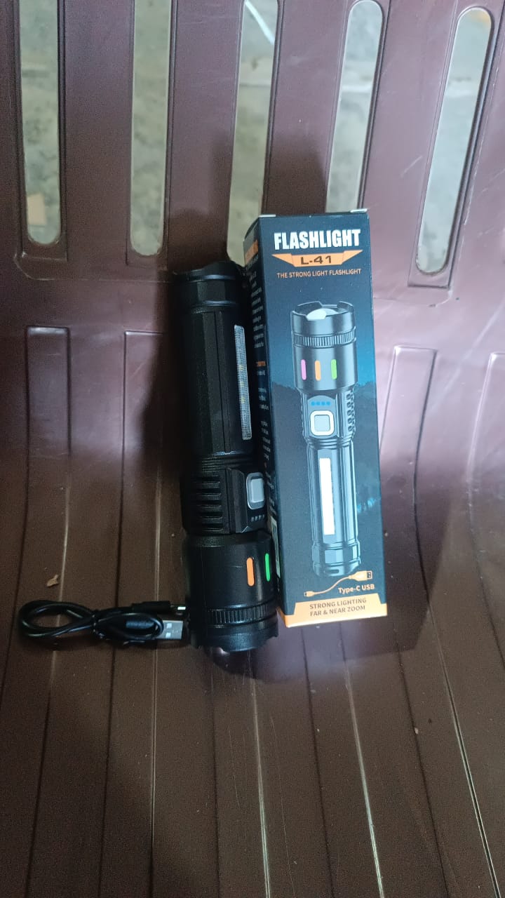 Led Torch High Lumens Fast Charging Flashlight / Torch with Far & Near Zoom (1 Pc) Signature kart