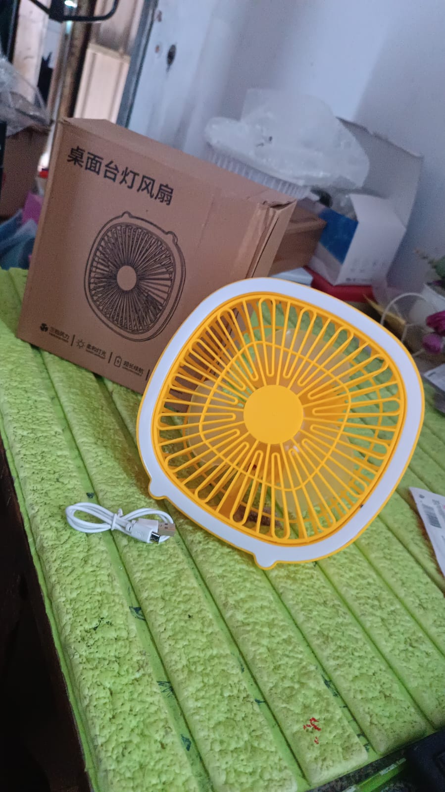 USB PORTABLE MINI DESK FAN WITH LIGHT (1 PC) Signaturekarts