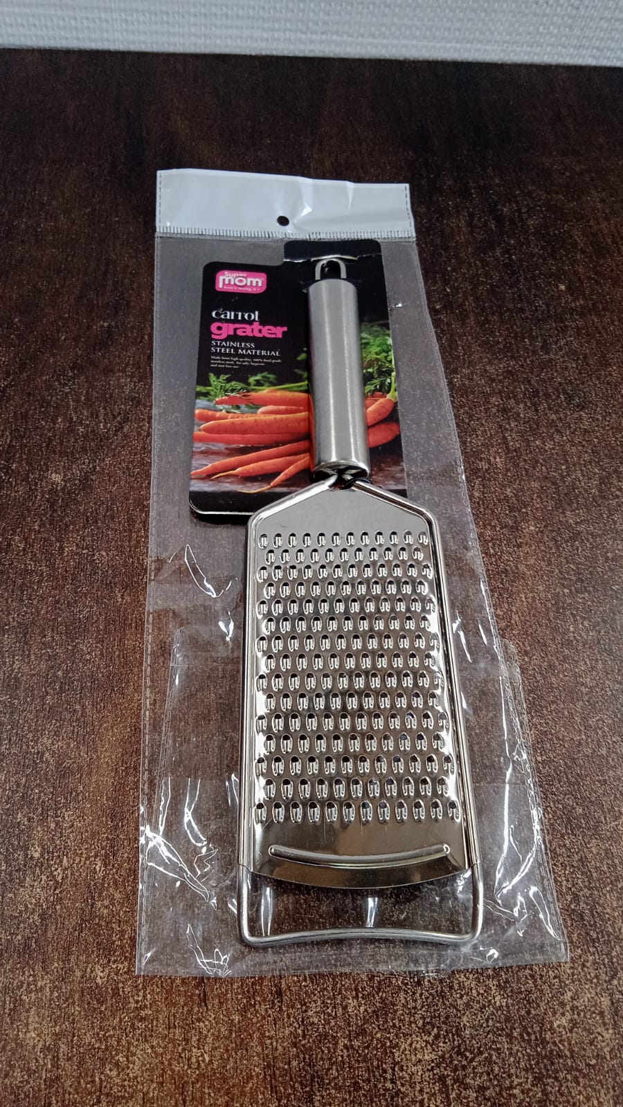 Supermom Supermom Stainless Steel Carrot Grater (1 Pc) signaturekarts