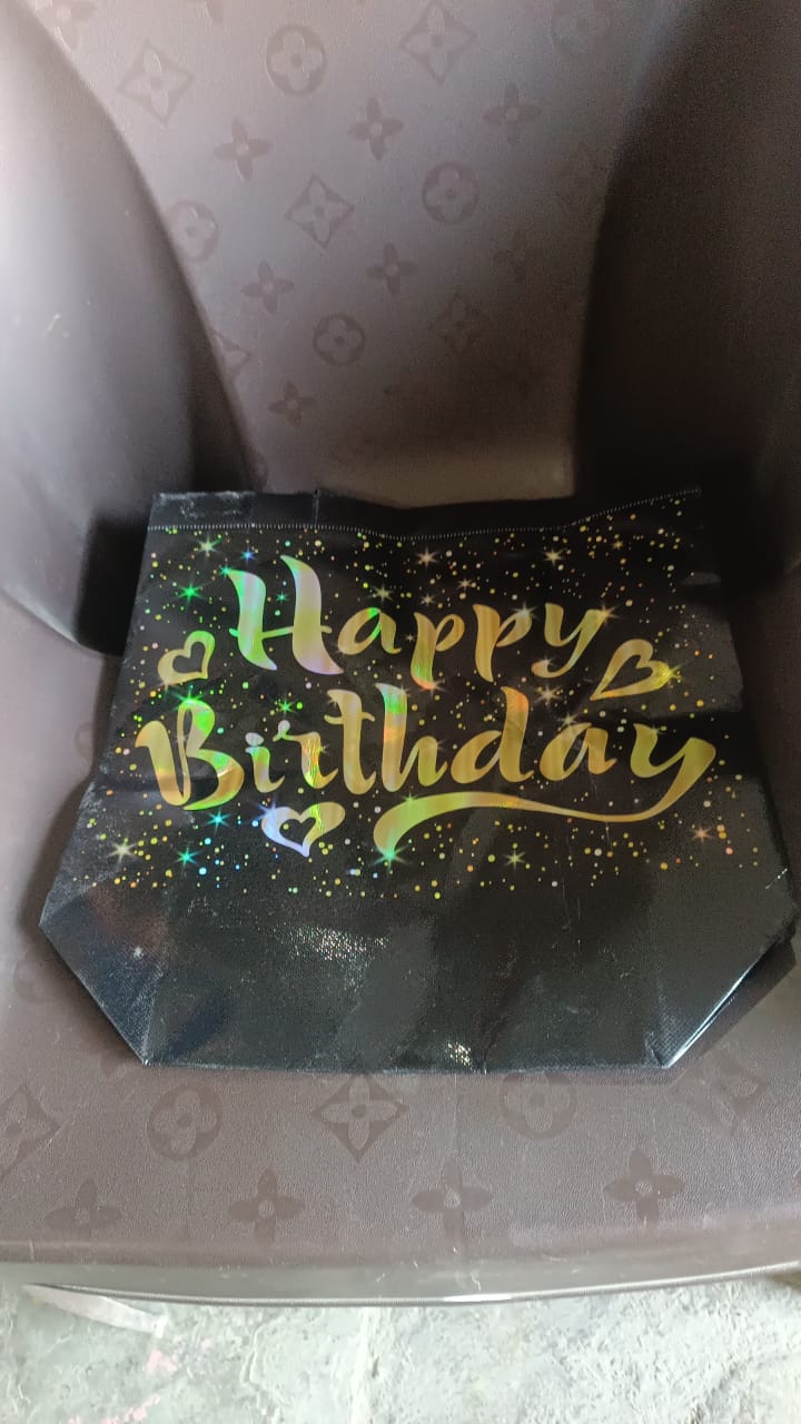 Birthday Gift Bag with Gold Shiny Stars, Reusable Party Gift Bags (1 Pc) Signature kart