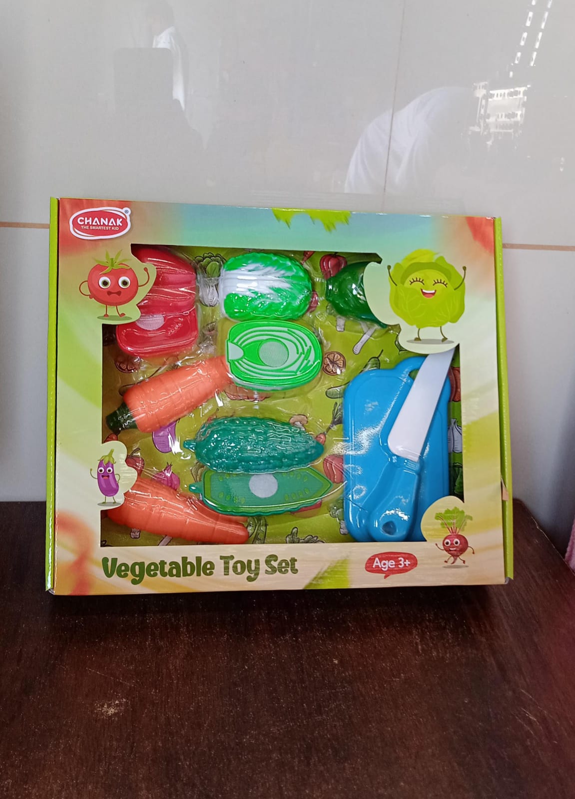Realistic slice-able fruits and vegetables cut in 2 part play toy set Signaturekarts