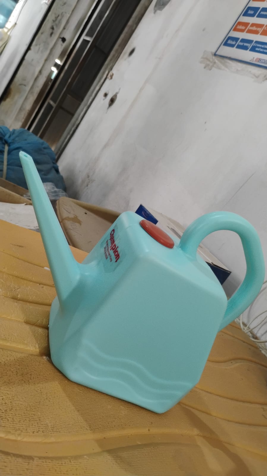 2 Litre Heavy-Duty Plastic Gardening Watering Can with Long Spout & Ergonomic Handle Signature Kart