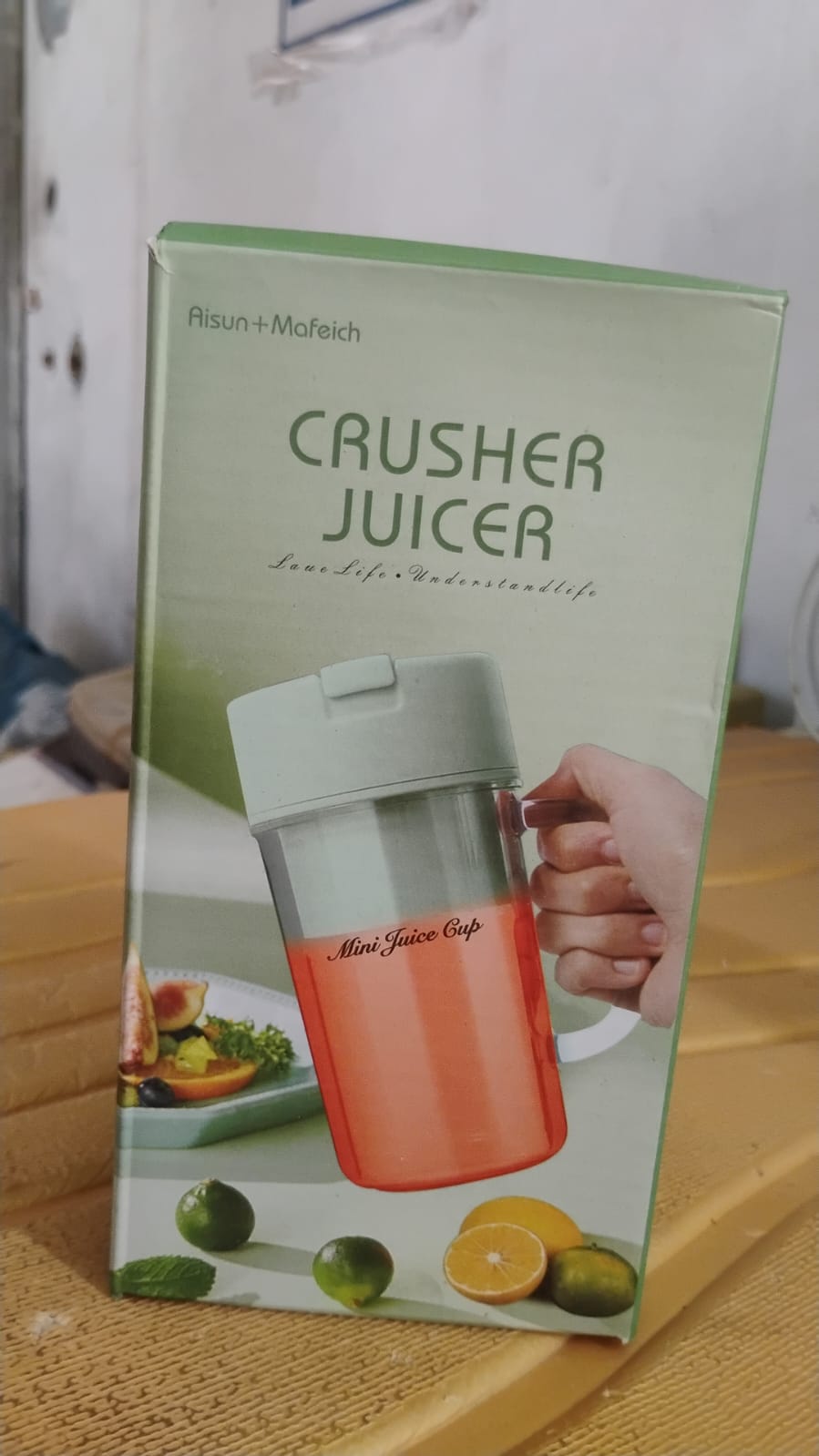 Portable Crusher Juicer With Handle & Straw, USB Rechargeable Multi Blades (420 ML) signaturekarts