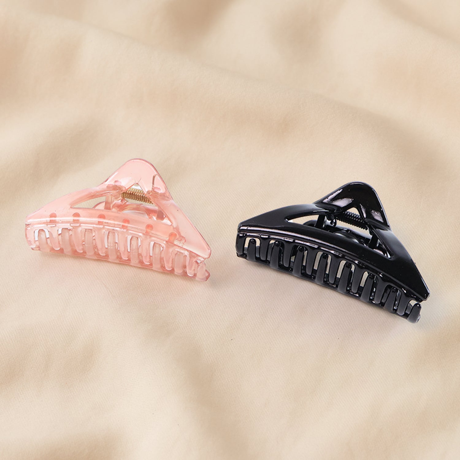Triangle Shape Mix Color Plastic Hair Claw Clip for Women and Girls – 1 Pc Signature kart