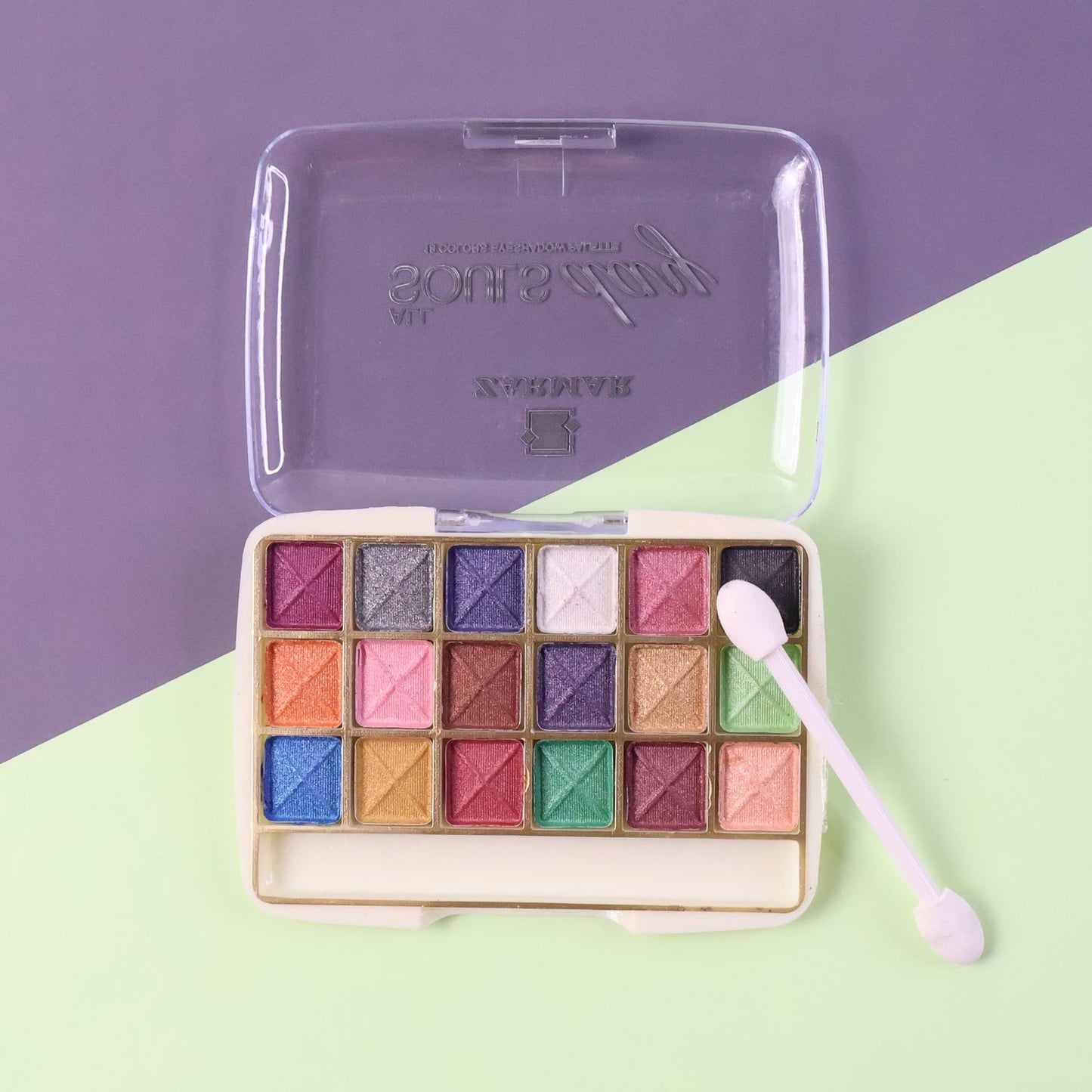 Premium 18-Color Shimmer Eyeshadow Palette (12 GM / 1 Pc) The Morsignaturekarts