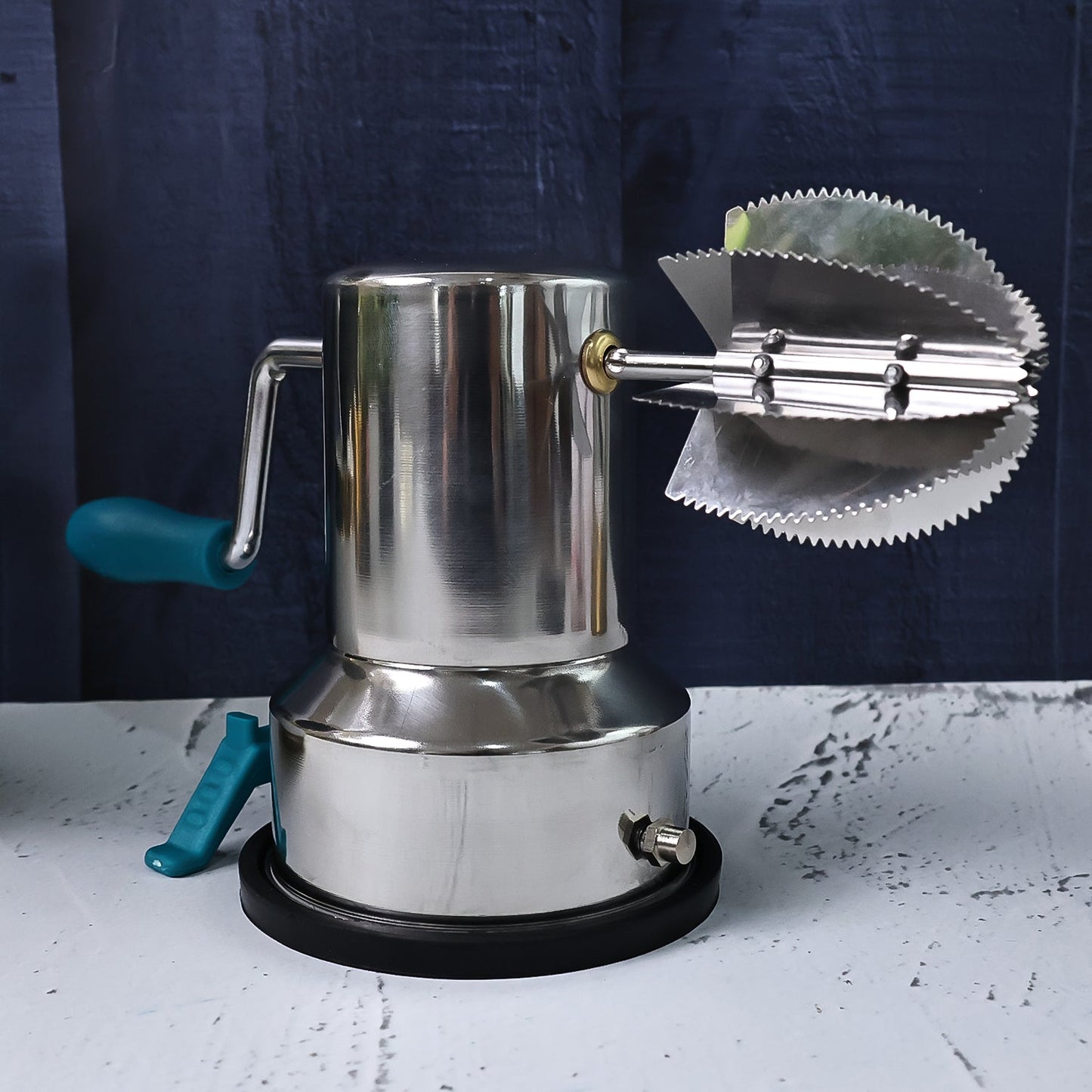 Supermom Stainless Steel Coconut Scraper with Vacuum Base (1 Pc) signaturekarts