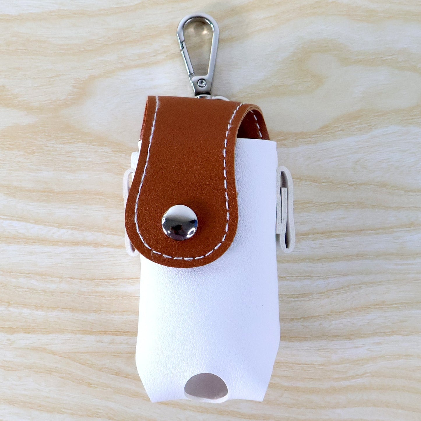 Golf Tees Holder & Mini Ball Pouch with Carabiner - (1 Pc) signaturekarts