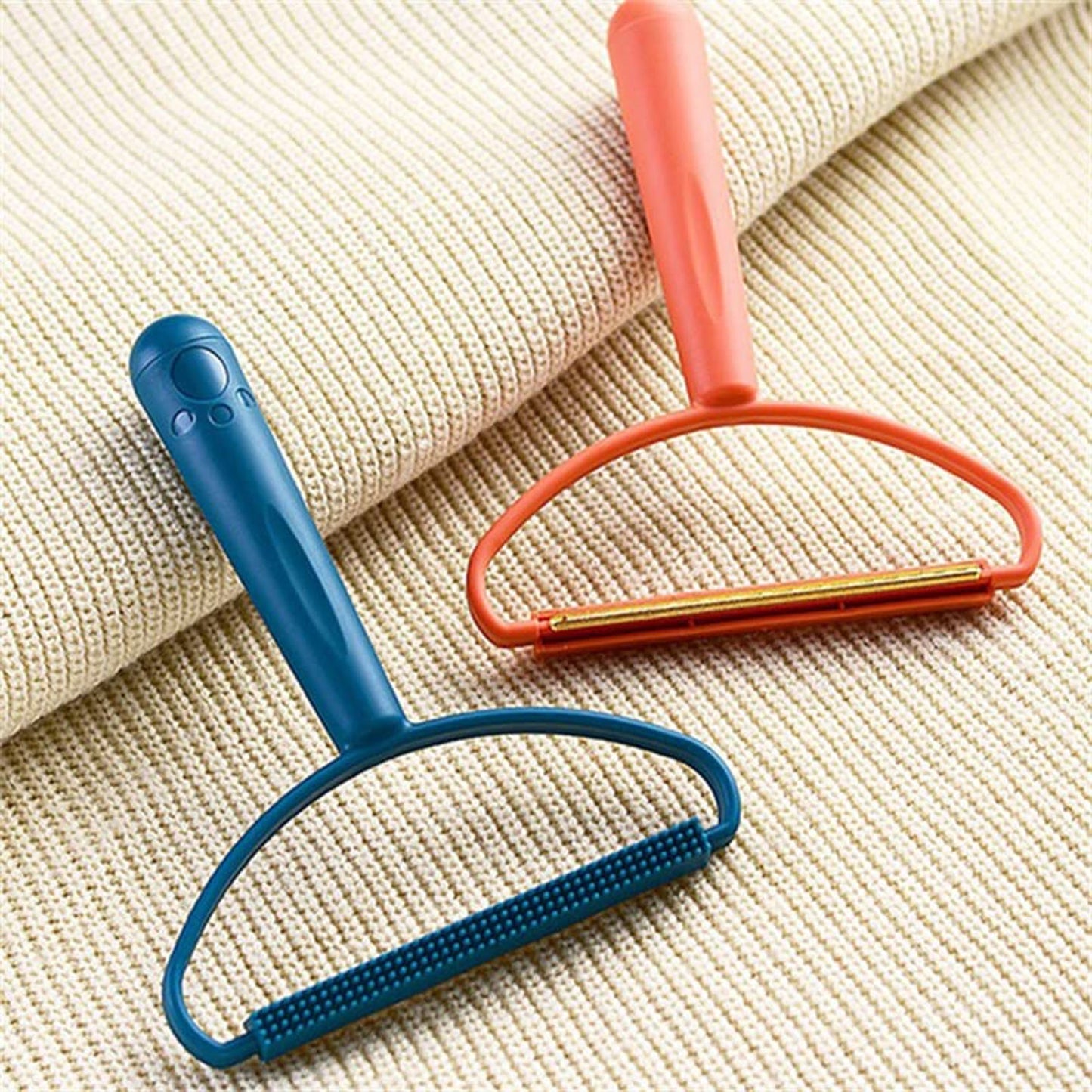 2-in-1 Portable Lint Remover – Long-Handle Brush & Sticky(1 Pc) signaturekarts