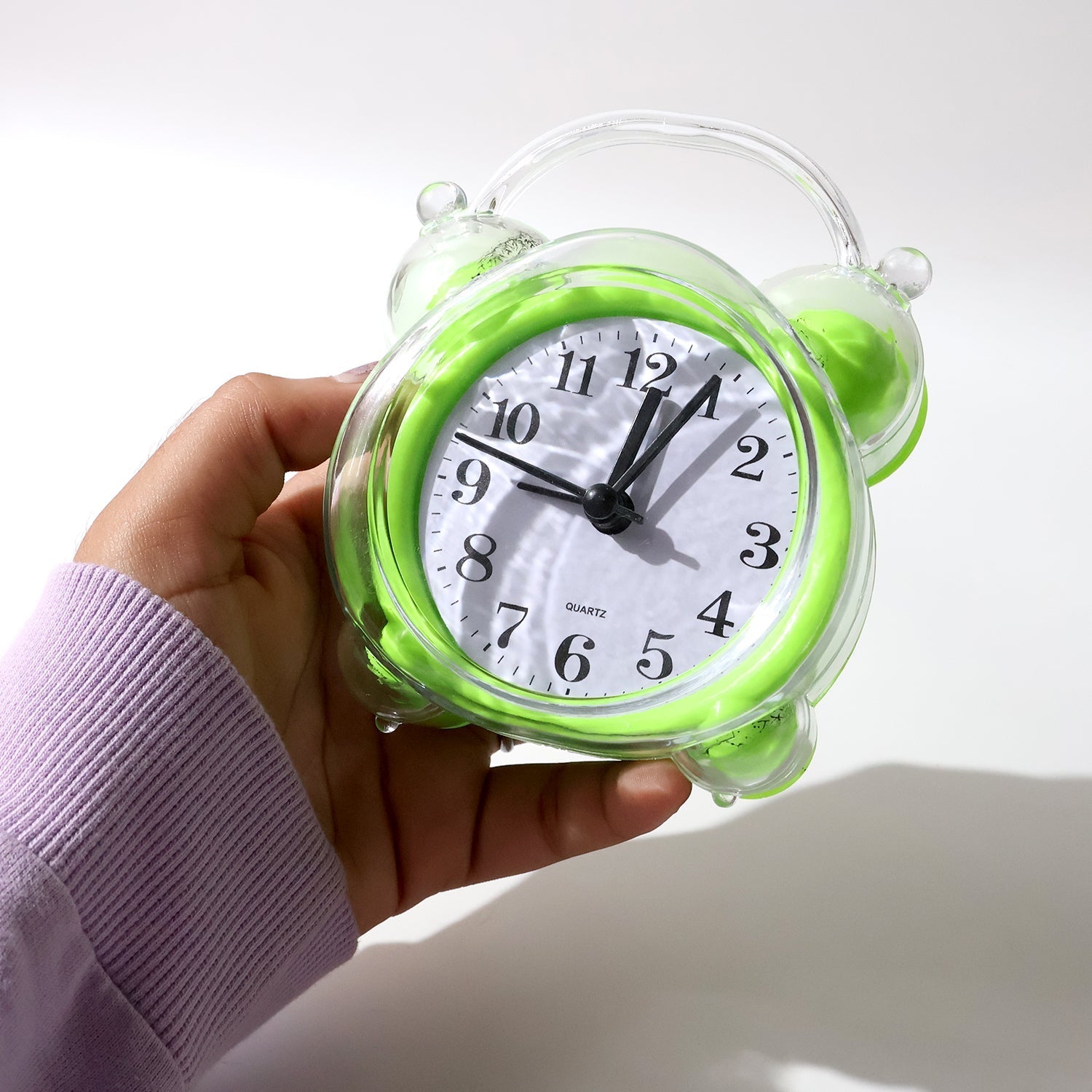 Classic Quartz Alarm Clock (1 Pc) signaturekarts