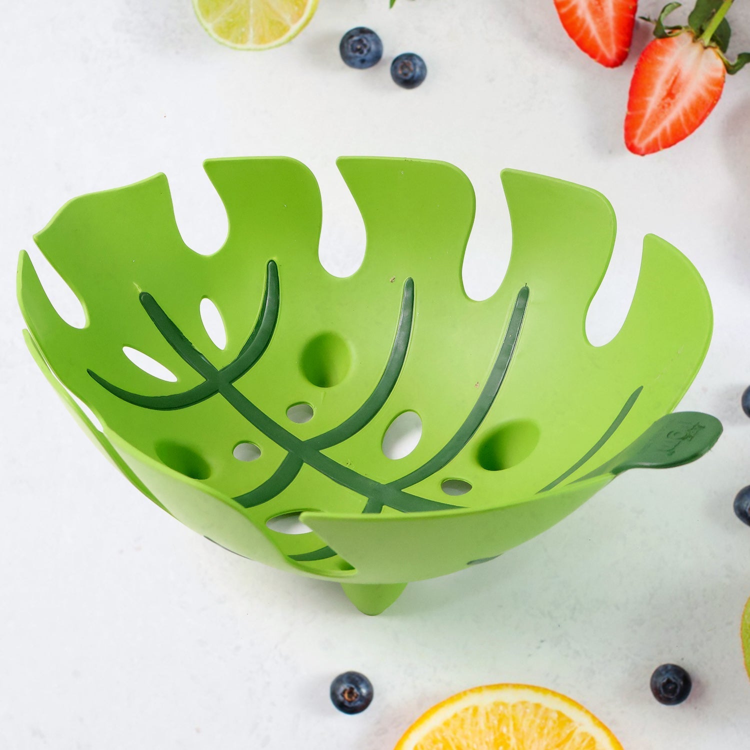 Supermom Leaf-Shaped Plastic Fruit Basket (1 Pc) Signature Kart