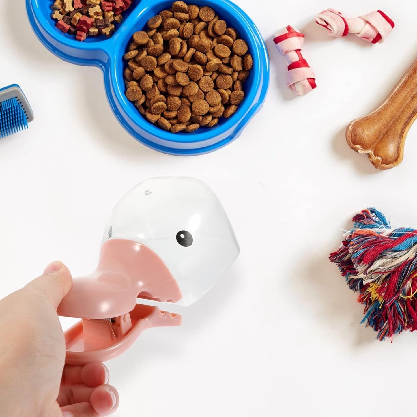 2-in-1 Pet Food Scoop with Bag Clip signaturekarts