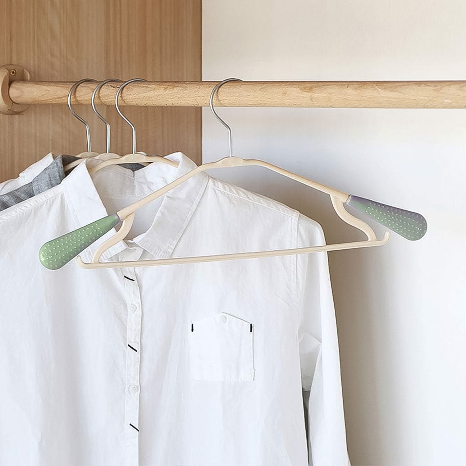 PP Cloth Hanger Set of 1 with Zinc Plated Steel Hook (1 Pc) Signaturekarts