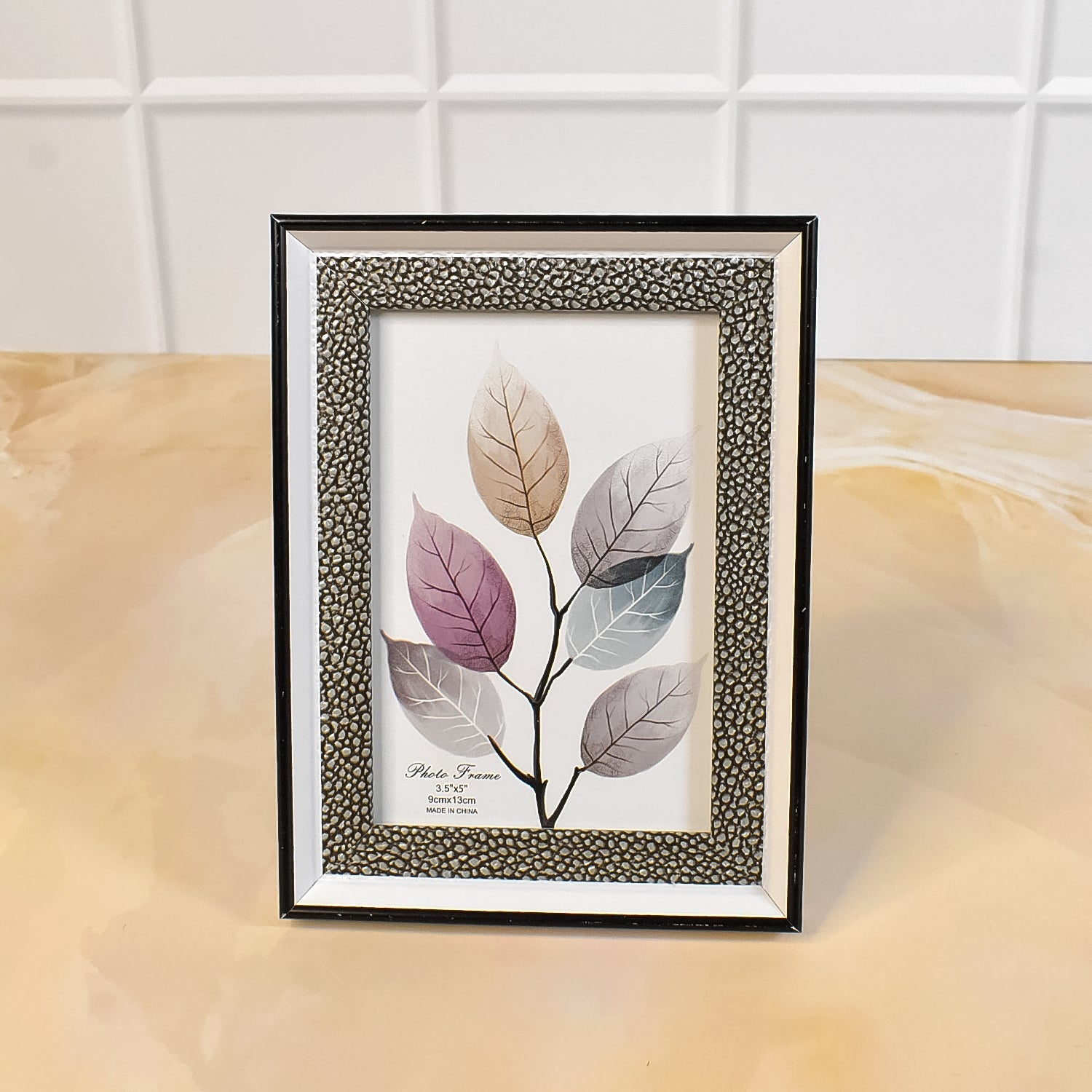 Modern Plastic Picture Frame Photo Holder (1 Pc / Mix Color & Design / 15×12 Cm) Signaturekarts