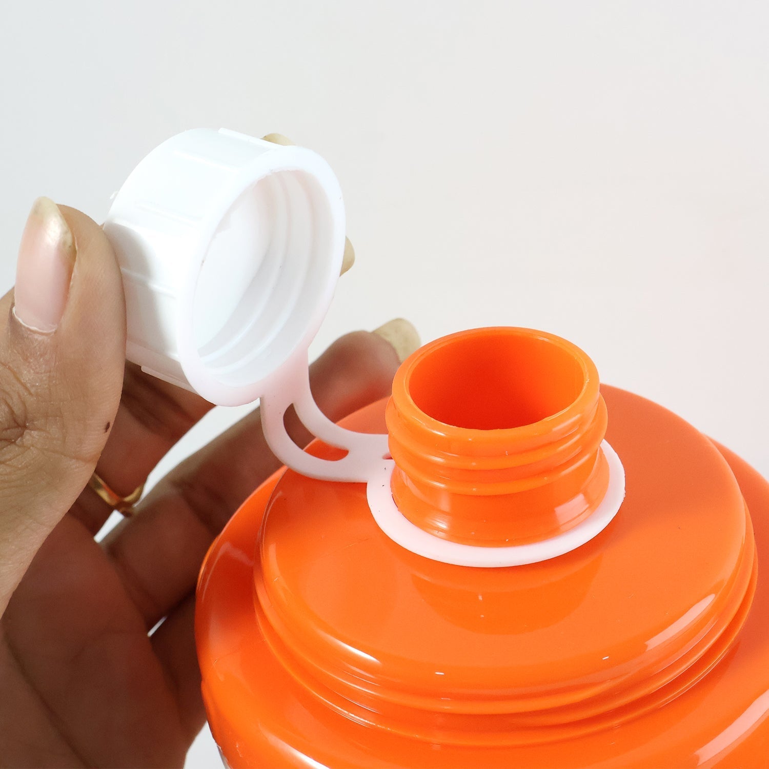 Lovely Cartoon Printed Plastic Cup with Lid (Approx. 350 ML, 1 Pc) The Morsignaturekarts