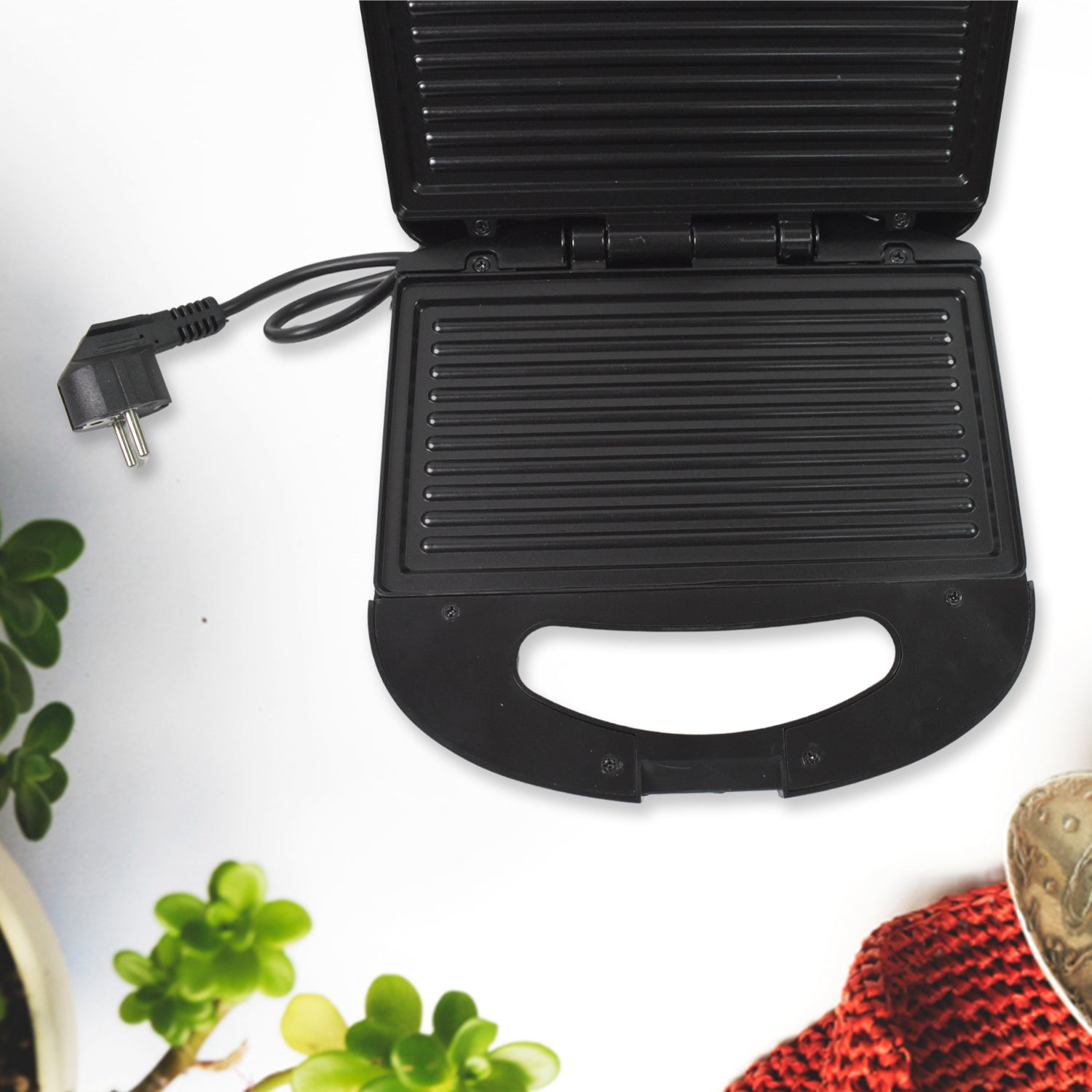 Sandwich Maker – Non-Stick Plates & Indicator Lights for Easy Home Cooking Your Brand