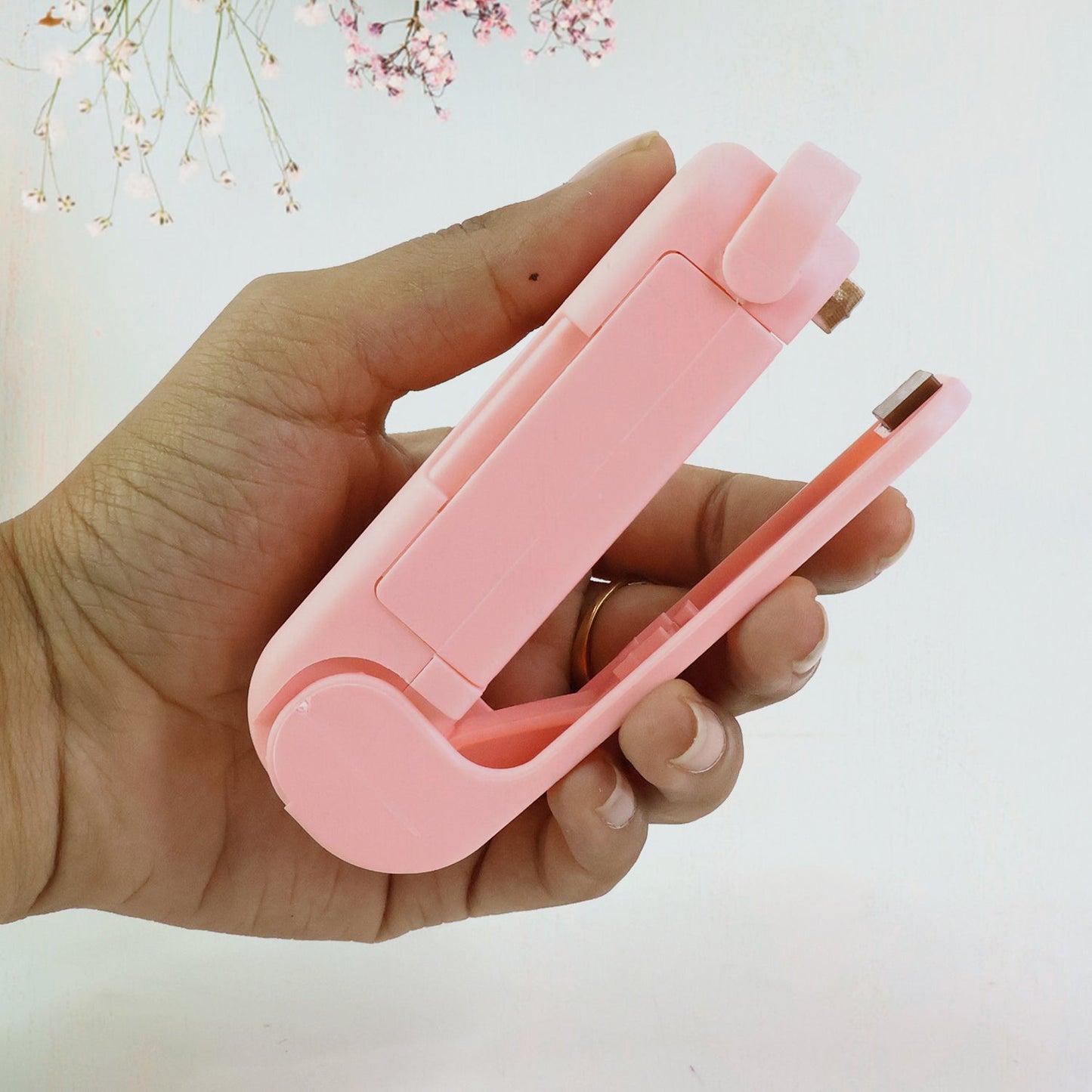 Mini Plastic Bag Sealer – Portable Heat Sealing Machine (Battery Operated / 1 Pc) Your Brand