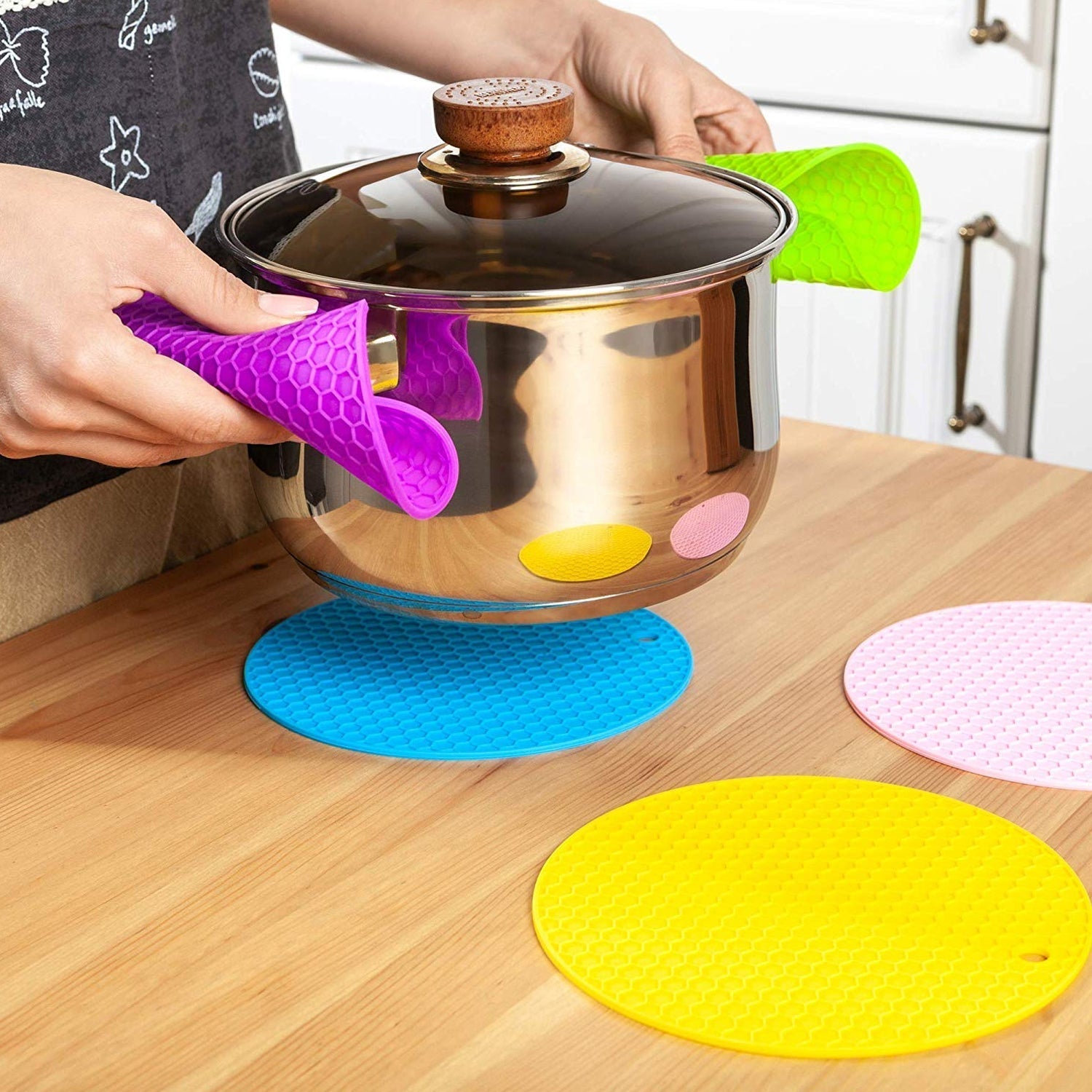 Silicone Trivet for Hot Dish and Pot, Silicone Hot Pads ( 1 pcs ) signaturekarts