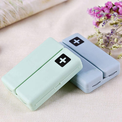 Magnetic Pill Organizer, 7 Compartments Portable Pill Case (1 Pc) Signaturekarts