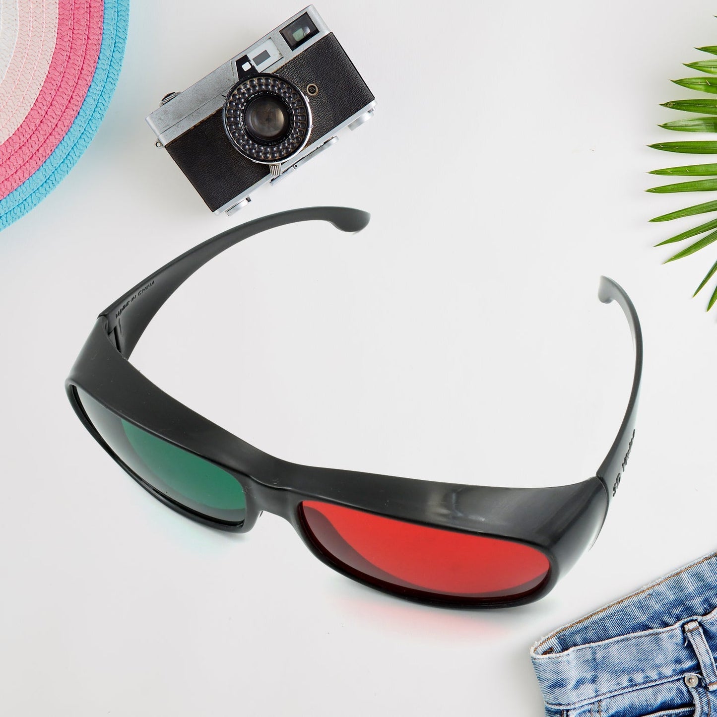 Stylish UV-Protected Sunglasses for All-Day Comfort – Perfect for Any Light! (1 Pc) signaturekarts