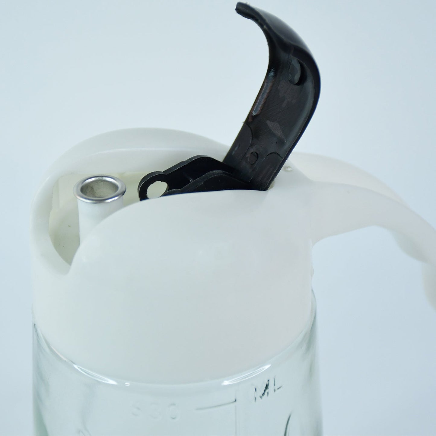Kitchen Glass Oil Bottle Dispenser Automatic Opening Bottles  630 ML Signature kart