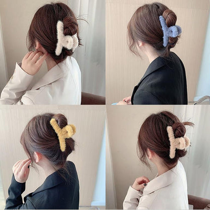 Large Plush Hair Claw Clips, Plastic Fluffy Hair Claw Hair (1 Pc / Mix Color) Signaturekarts