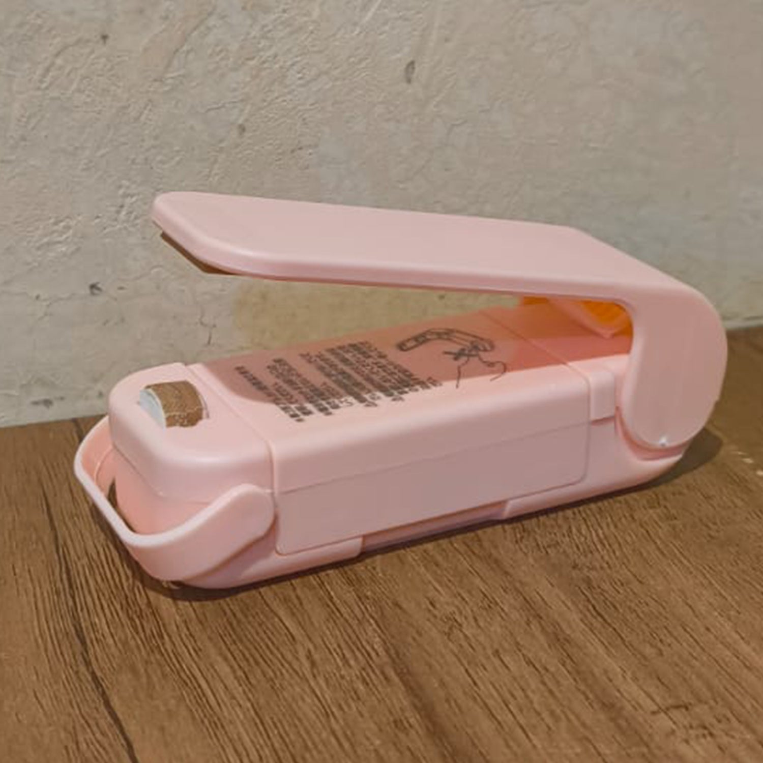Mini Plastic Bag Sealer – Portable Heat Sealing Machine (Battery Operated / 1 Pc) Your Brand