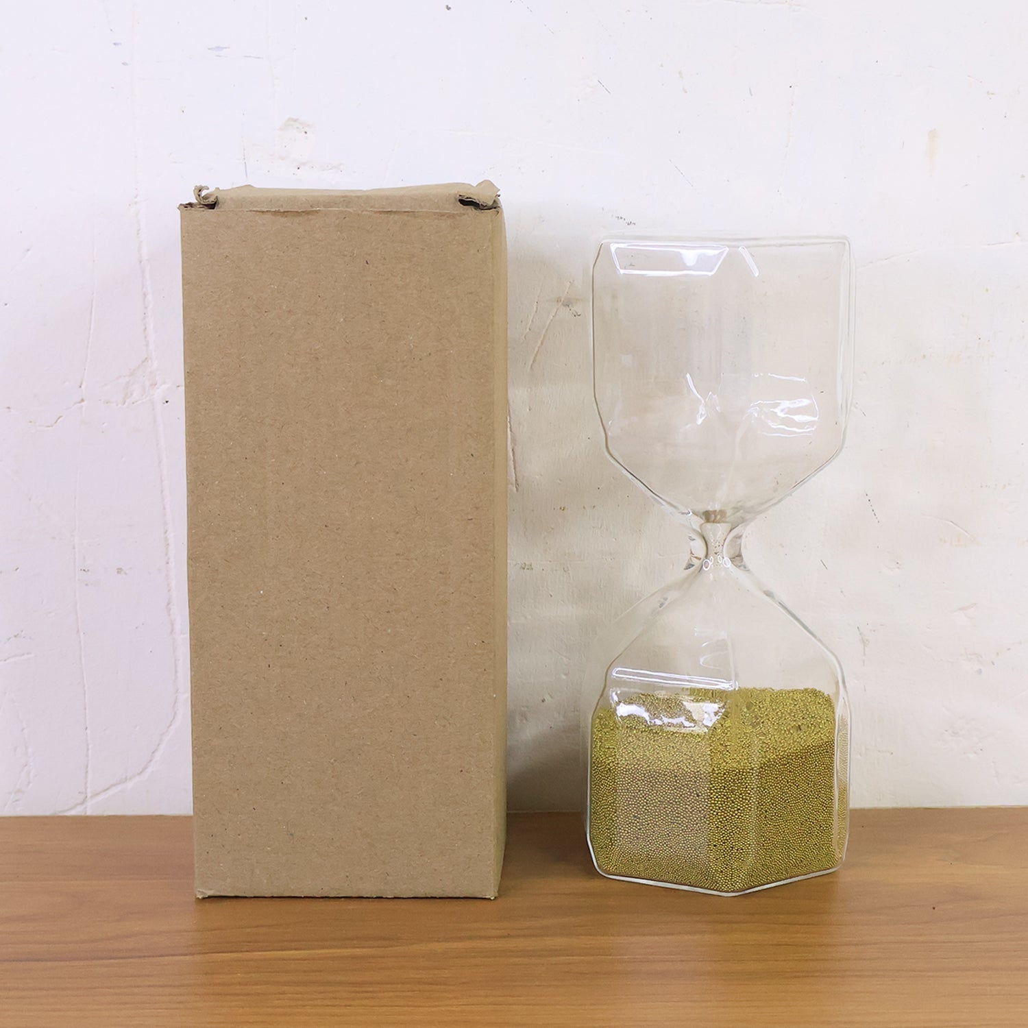 Faceted Glass Hourglass Sand Timer - (1 Pc / 4 Minutes Approx Time) signaturekarts