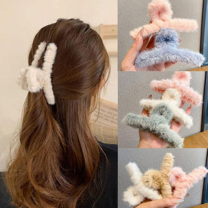Large Plush Hair Claw Clips, Plastic Fluffy Hair Claw Hair (1 Pc / Mix Color) Signaturekarts