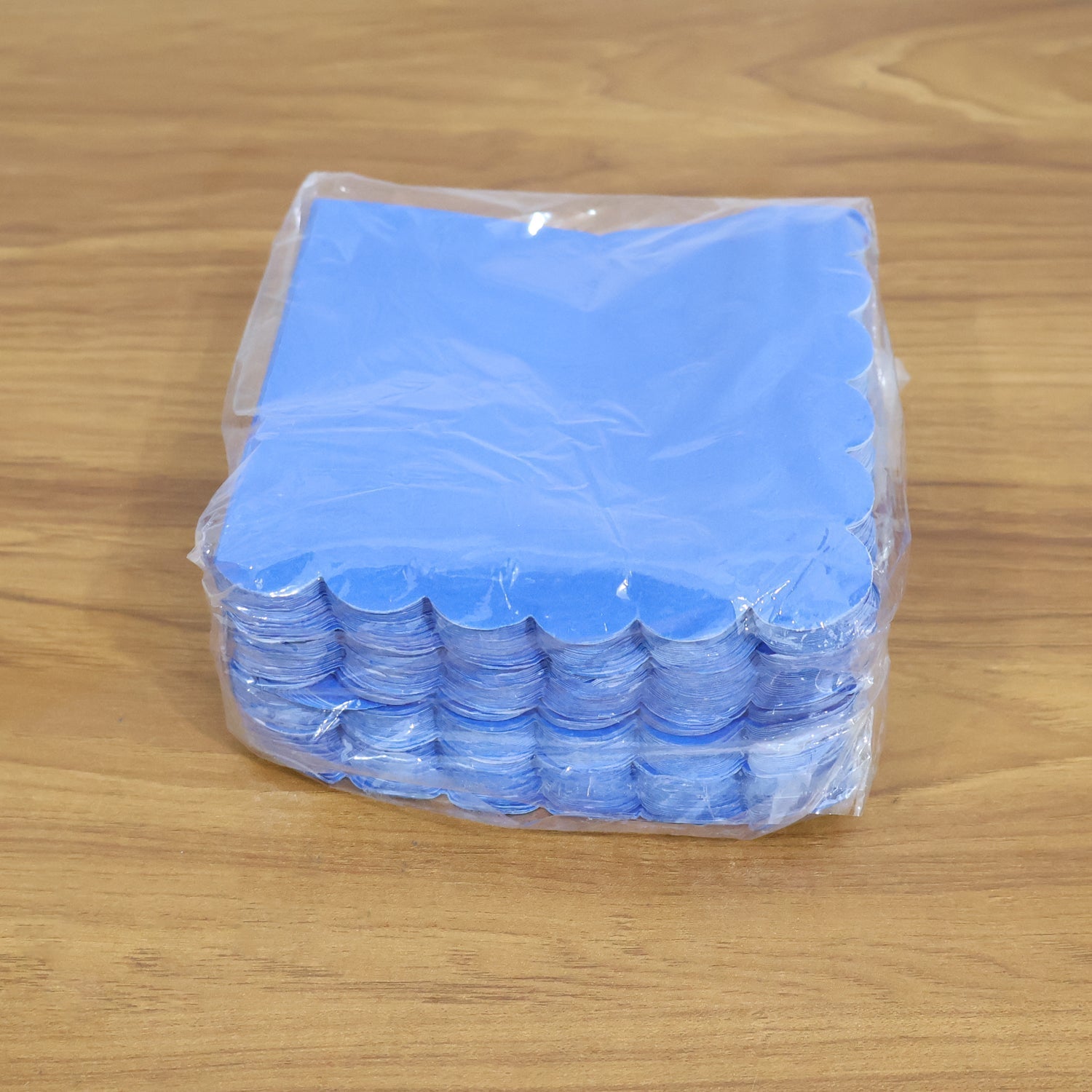 Royal Scalloped Disposable Paper Napkins (23 x 23 Cm / Approx 120 Pc) signaturekarts