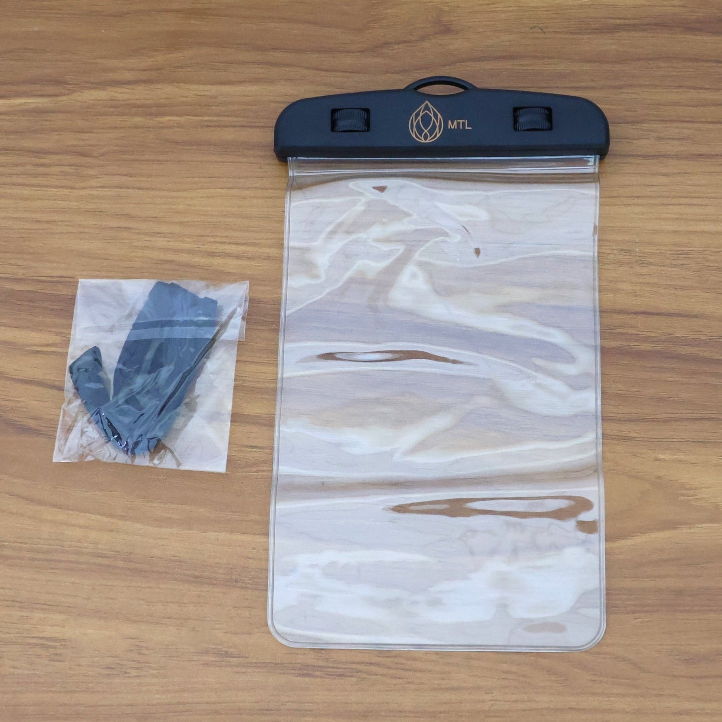 Transparent Waterproof Mobile Cover Pouch (1 Pc) signaturekarts