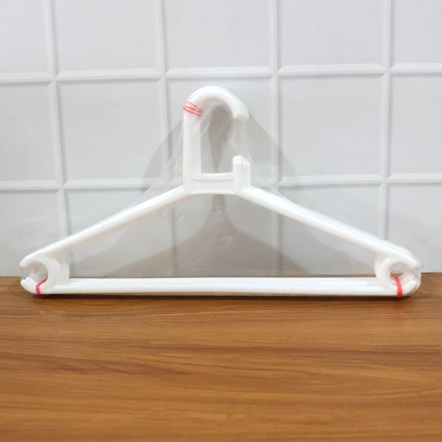 Plastic Clothes Hangers – Set of 6 The Morsignaturekarts