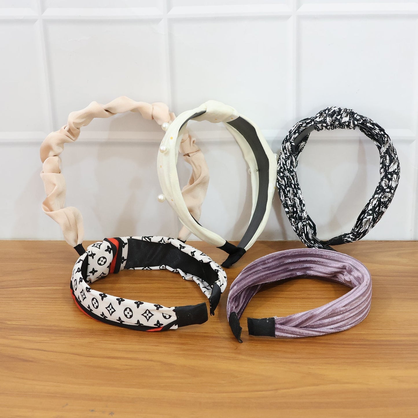 Women’s Ribbed Texture Knot Design Hairband (1 Pc / Mix Design) Signature Kart