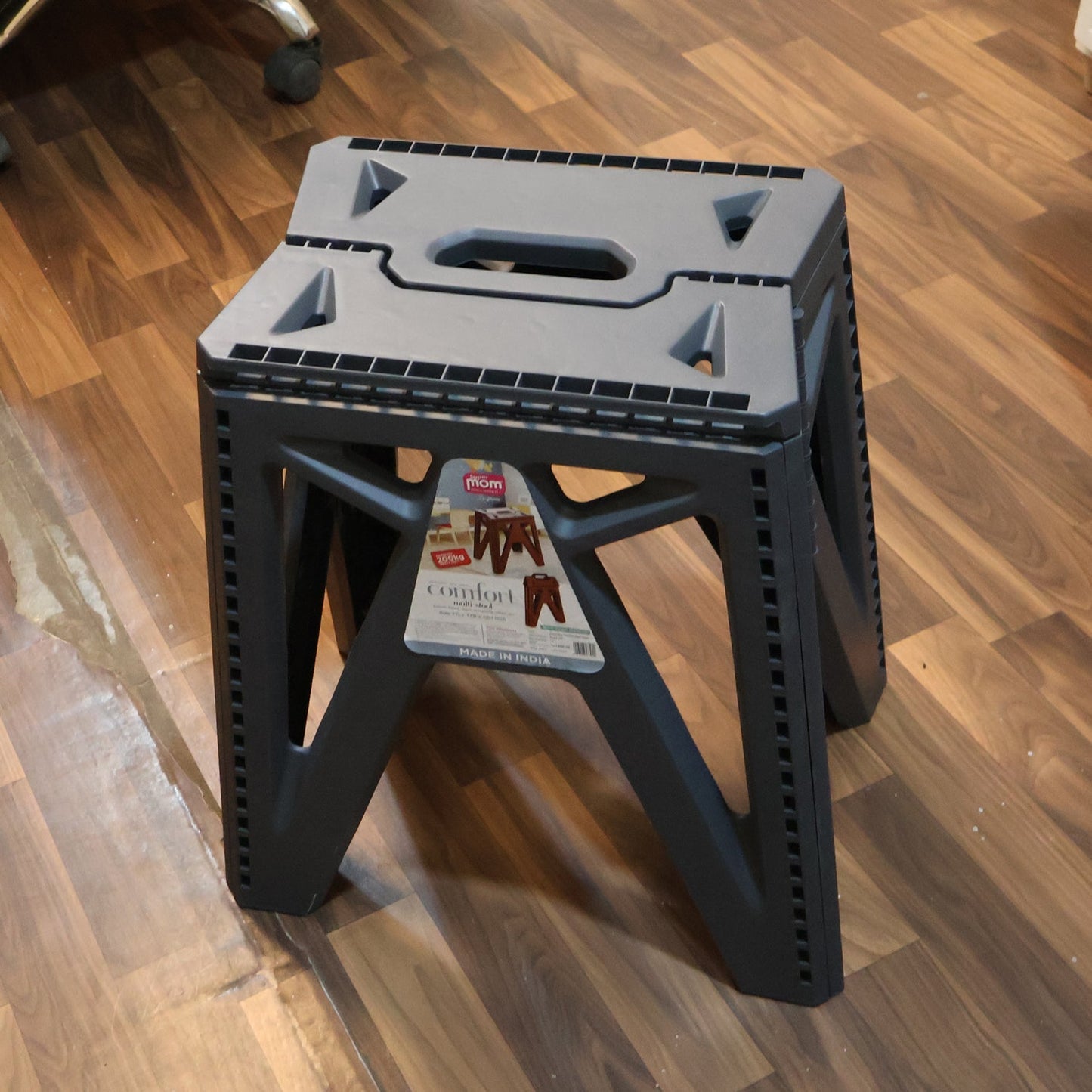 Supermom Comfort Multi-Purpose Folding Stool (18 Inch) signaturekarts