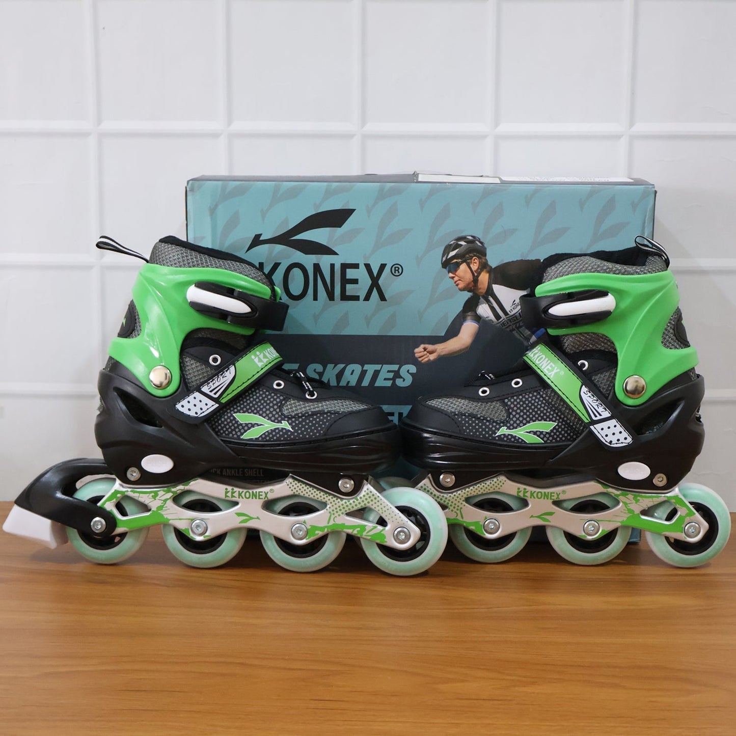 Professional Adjustable Inline Skates for Kids and Adults (Large / 1 Pair) signaturekarts