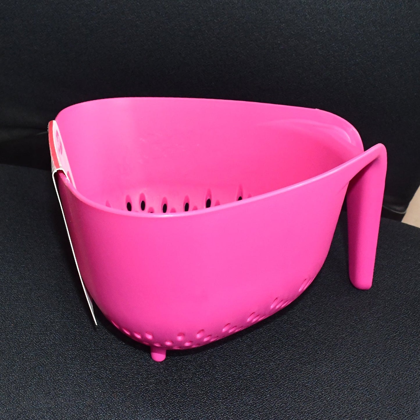 Supermom Plastic Premium Multipurpose Triangular Kitchen Colander (1 Pc) signaturekarts