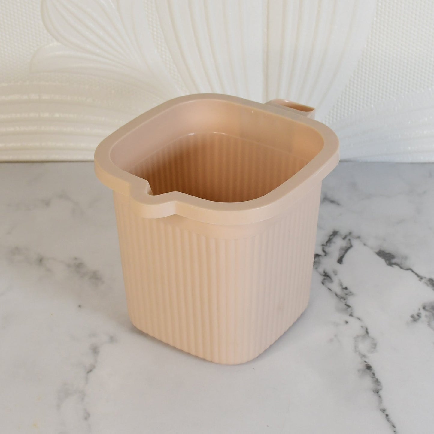 Plastic Square Bath Water Mug (1 Pc / 1000 ML / Mix Color) Signaturekarts
