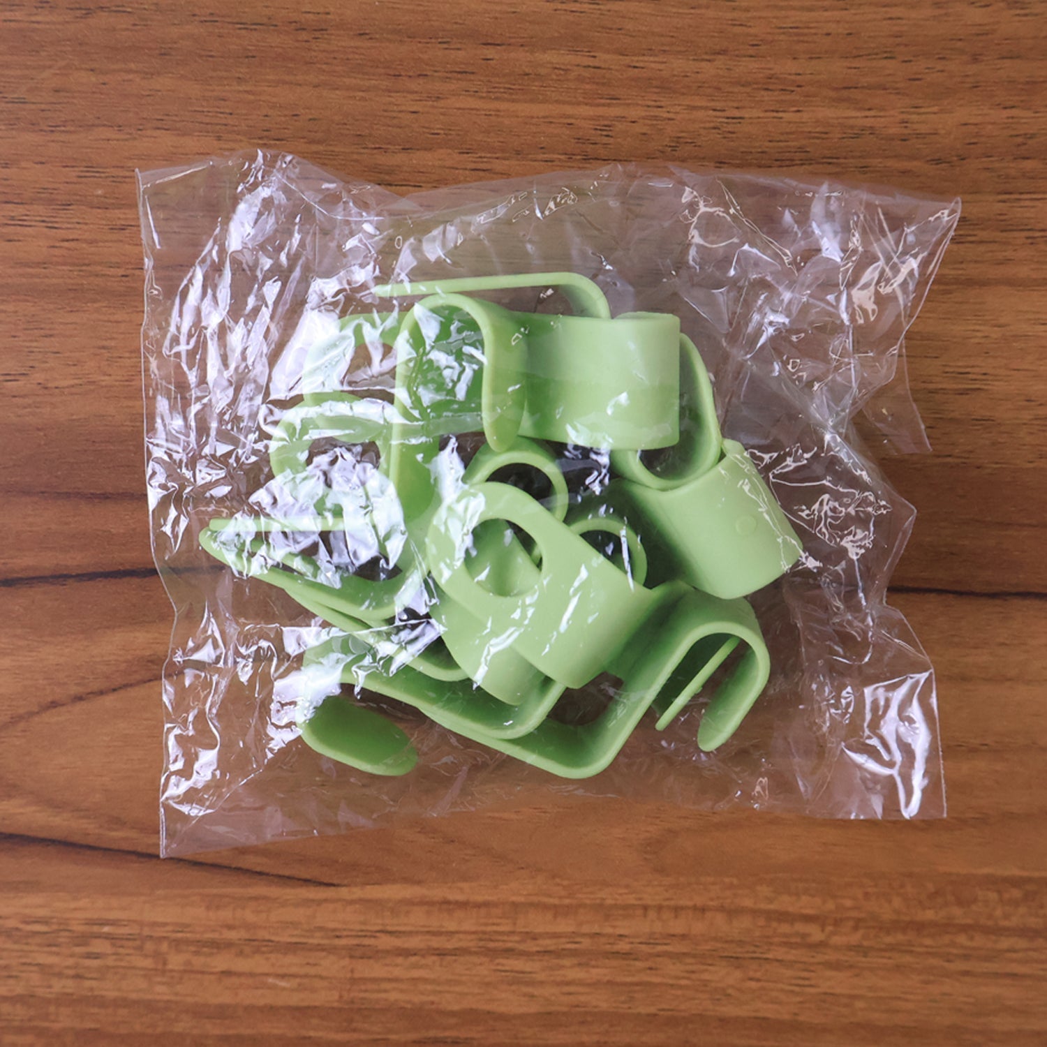 Multipurpose Plastic Hanger Hooks (10 Pc) signaturekarts