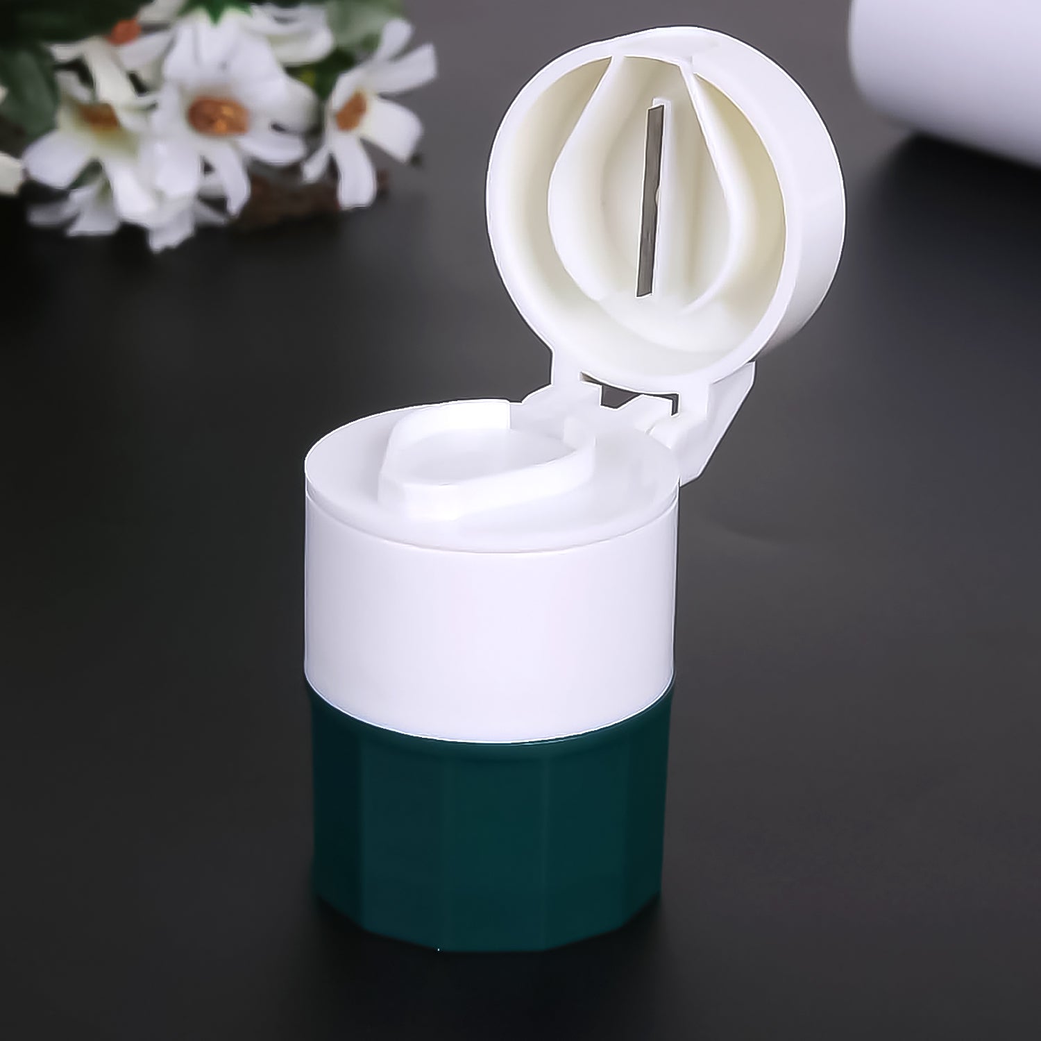 Pill Crusher and Grinder 4 in 1 Pill Crusher Signature kart