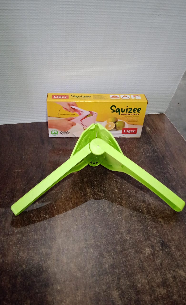 Liger Plastic Manual Handheld Lemon & Orange Squeezer Juice (1 Pc) Signature Kart