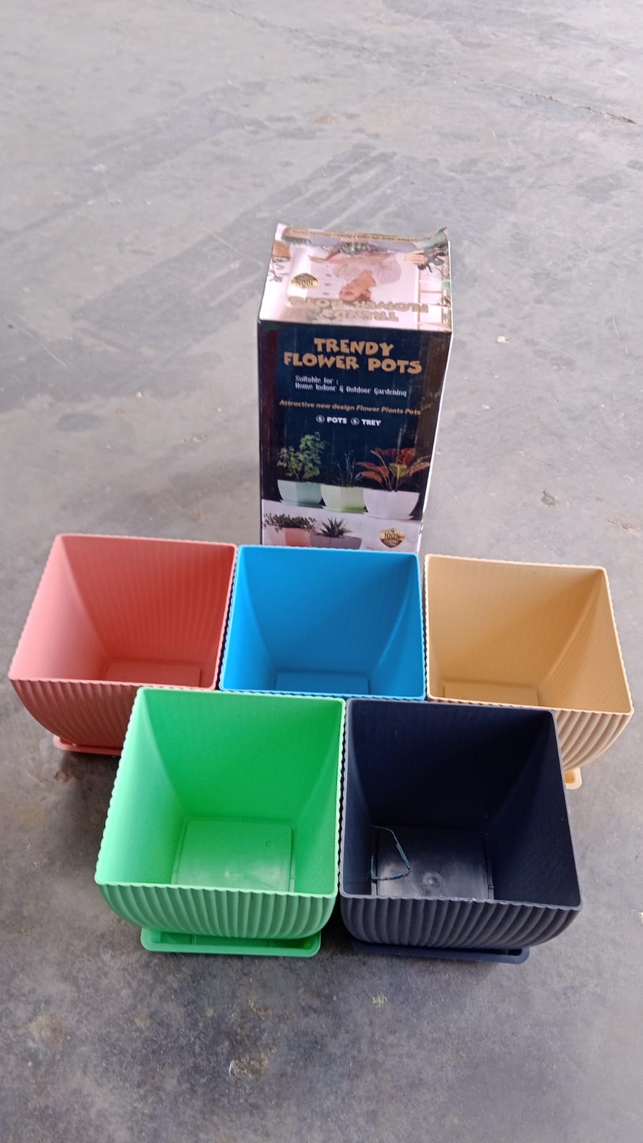 Trendy Square Plastic Flower Pots Set of 5 Signature Kart