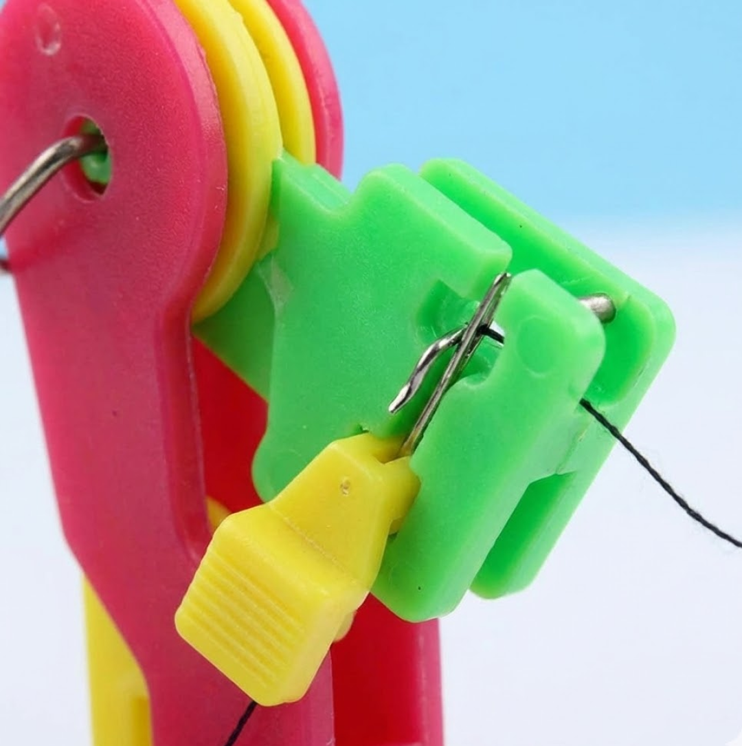 Automatic Needle Threading Device (Multicolour) signaturekarts