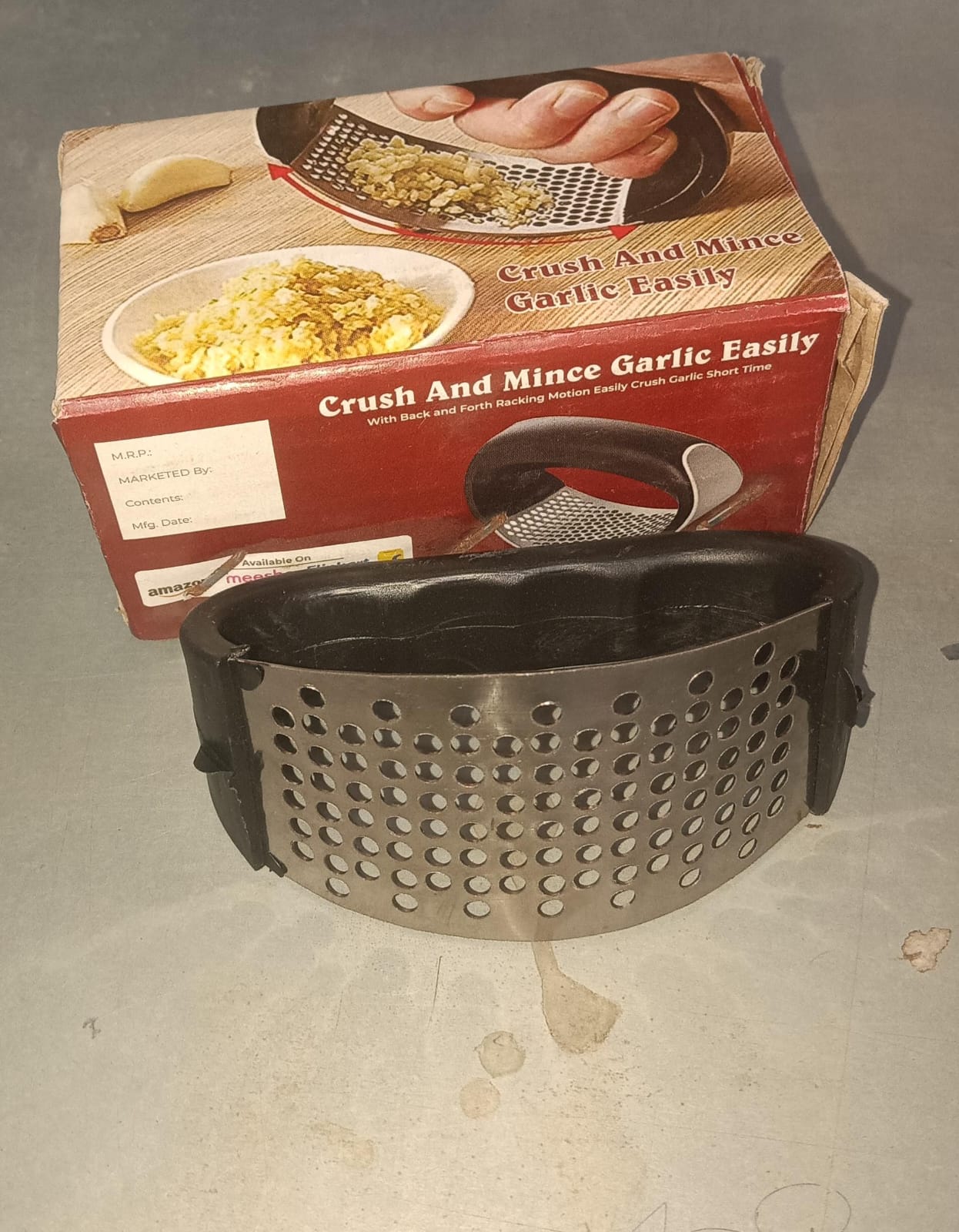 Stainless Steel Garlic Presser  / Crusher (Multicolor) Signature Kart