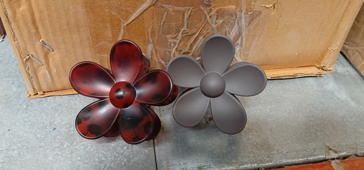 Elegant Plastic Flower Hair Clip (1 Pc / Mix Color) The Morsignaturekarts