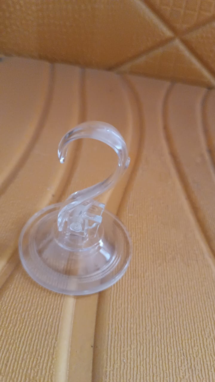Plastic Suction Cup Hook (1 Pc) Signature kart